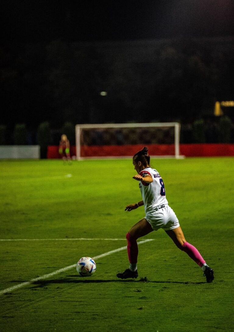 Women's college soccer athlete Lorena Montañés.