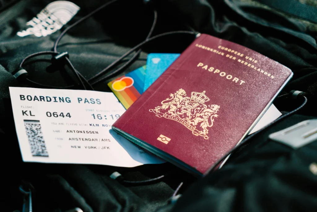 Pasaporte y tarjeta de embarque